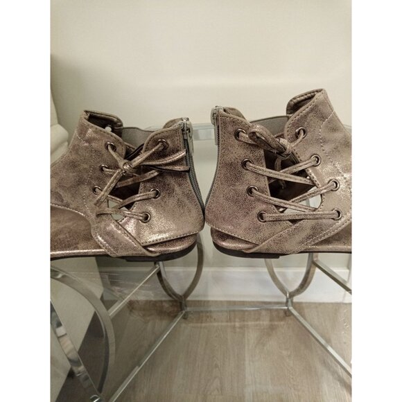 NWOT Women's Pierre Dumas Adele Gladiator Sandals Metallic Pewter Size 7 - Picture 8 of 10